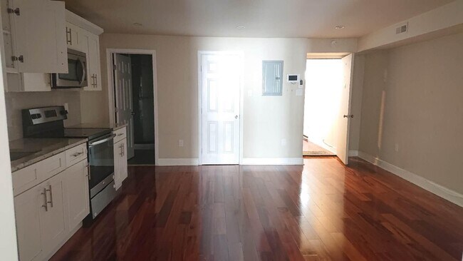 1118 S 12th St in Philadelphia, PA - Building Photo - Building Photo