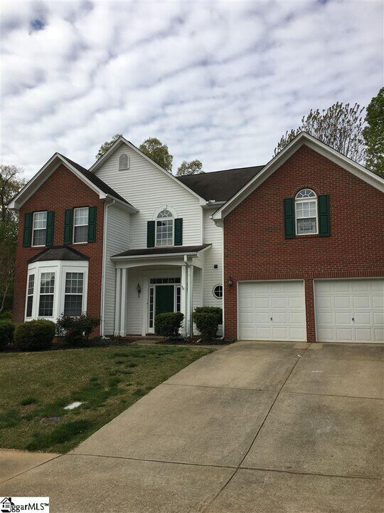 30 Halehaven Dr in Simpsonville, SC - Building Photo