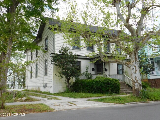 706 E Front St-Unit -A in New Bern, NC - Foto de edificio - Building Photo