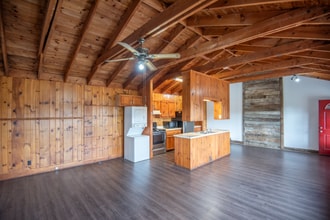 207 Doe Meadows Dr in West Jefferson, NC - Building Photo - Building Photo