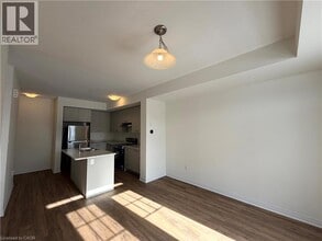 66 Pogie Dr in Welland, ON - Building Photo - Building Photo