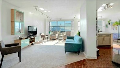 7000 Kennedy Blvd E, Unit 26E in Guttenberg, NJ - Foto de edificio - Building Photo