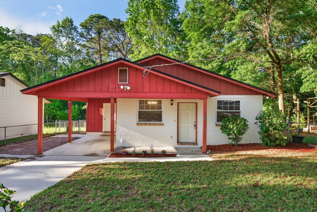 8009 Jasper Ave in Jacksonville, FL - Foto de edificio