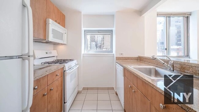 475 9th Ave, Unit 15E in New York, NY - Foto de edificio - Building Photo