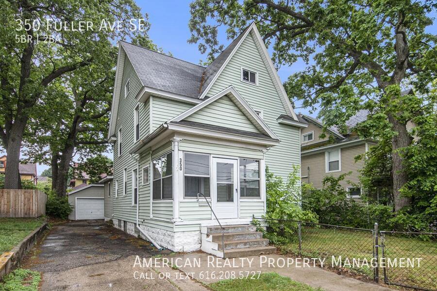 350 Fuller Ave SE in Grand Rapids, MI - Building Photo