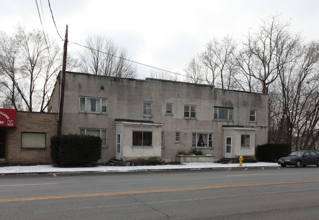 370 W Commercial St in East Rochester, NY - Building Photo - Building Photo