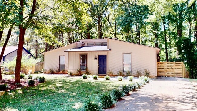 5012 Glenview Ct in Charlotte, NC - Building Photo - Building Photo