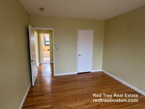 55 Harvard Ave, Unit 6 in Brookline, MA - Foto de edificio - Building Photo