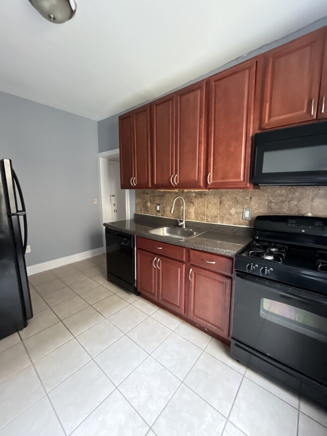 1088 Kennedy Blvd, Unit 8