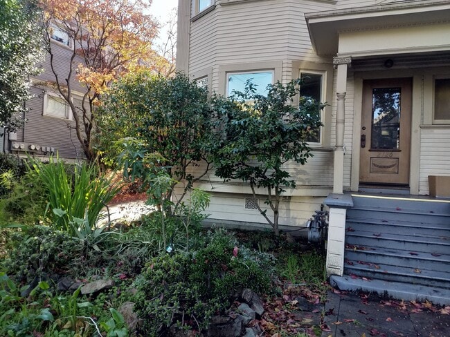 2126 Blake St, Unit Unit A in Berkeley, CA - Building Photo - Building Photo