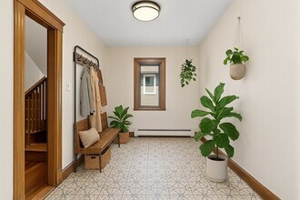46 Dartmouth St, Unit 2 in Somerville, MA - Building Photo - Building Photo