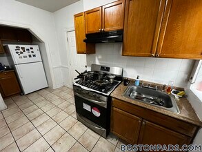 4 Centre St, Unit 1 in Boston, MA - Building Photo - Building Photo