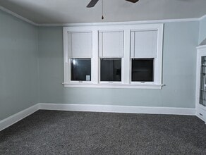 820 W Glendale Ave in Glendale, WI - Foto de edificio - Building Photo