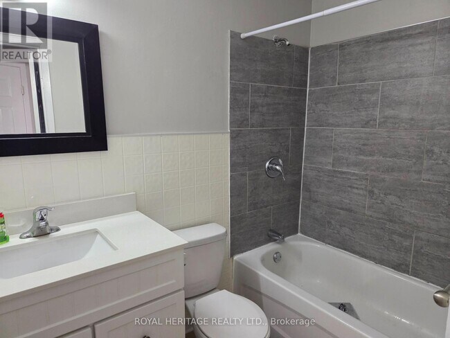 8800-8800 Willoughby Dr in Niagara Falls, ON - Building Photo - Building Photo