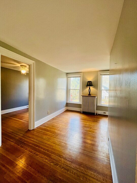 38 Walnut St, Unit #1 in East Aurora, NY - Foto de edificio