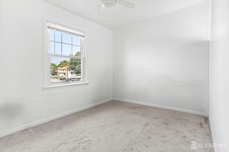 66 Taft Ave in Edison, NJ - Building Photo - Building Photo