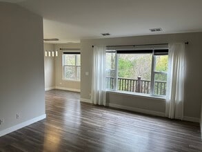 992 Langtry Ct in Elgin, IL - Building Photo - Building Photo