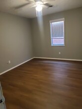 1234 E Elm St, Unit 1242 in Springfield, MO - Foto de edificio - Building Photo