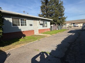 314 Church St in Oakdale, CA - Foto de edificio - Building Photo