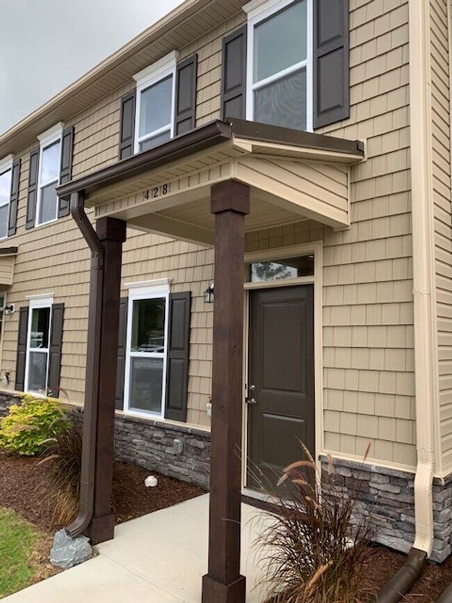 428 Sullivan Loop Rd in Midway Park, NC - Building Photo - Building Photo
