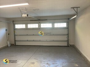 8478 Seville Ave in Jacksonville, FL - Foto de edificio - Building Photo