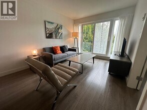 1588 E Hastings St in Vancouver, BC - Building Photo - Building Photo