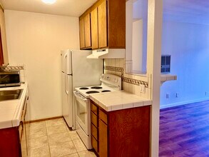 5051 La Jolla Blvd, Unit 304 in San Diego, CA - Building Photo - Building Photo