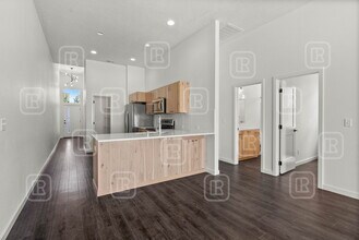 618 S Crescent Ln in Spokane Valley, WA - Building Photo - Building Photo