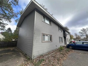 1202 S 12th Ave Ct in Wausau, WI - Building Photo - Building Photo