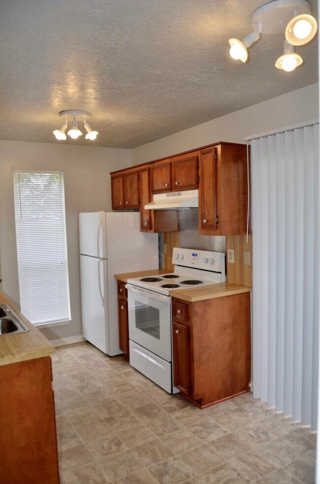 908 Pearl St in Nacogdoches, TX - Building Photo - Building Photo