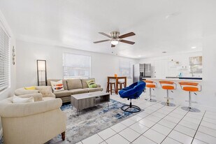 1314 12th St in Sarasota, FL - Building Photo