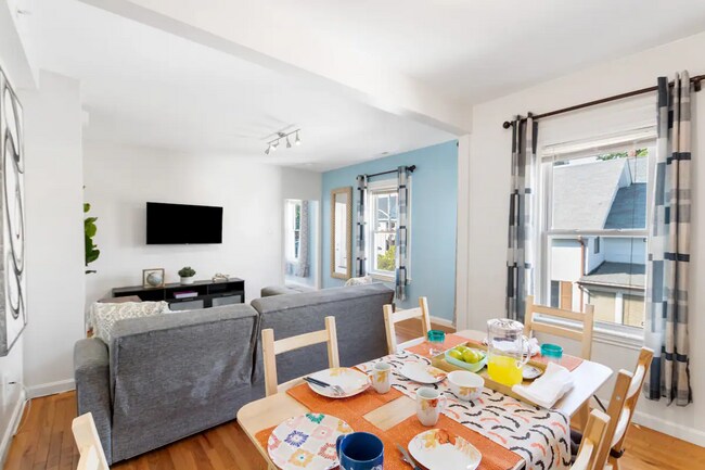 17 Autumn St, Unit 3 in Everett, MA - Building Photo - Building Photo