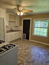 127 Holly St in Lake Jackson, TX - Building Photo - Building Photo