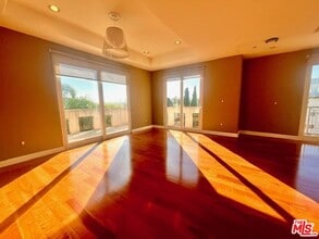 8609 W Knl Dr in West Hollywood, CA - Building Photo - Building Photo