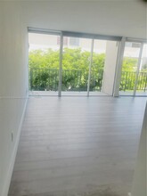 830 NW 87th Ave, Unit 406 in Miami, FL - Building Photo - Building Photo