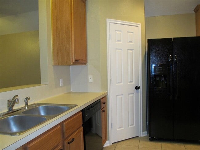 property at 2338 Colonial Springs Ln