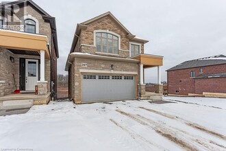 207 Alessio Dr in Hamilton, ON - Building Photo - Building Photo