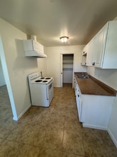 723-729 N Ferger Ave in Fresno, CA - Building Photo - Building Photo