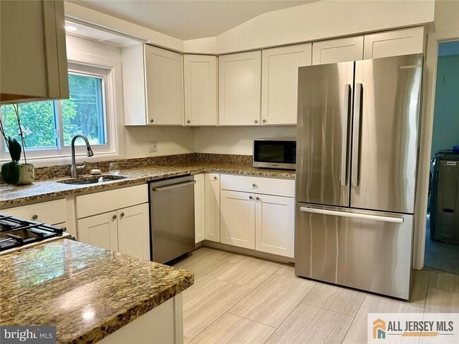 28 Pardoe Rd in Princeton, NJ - Building Photo - Building Photo