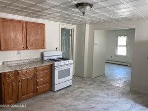 1092 Webster St in Schenectady, NY - Building Photo - Building Photo