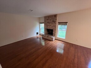 21 N Waxberry Rd in Spring, TX - Building Photo - Building Photo
