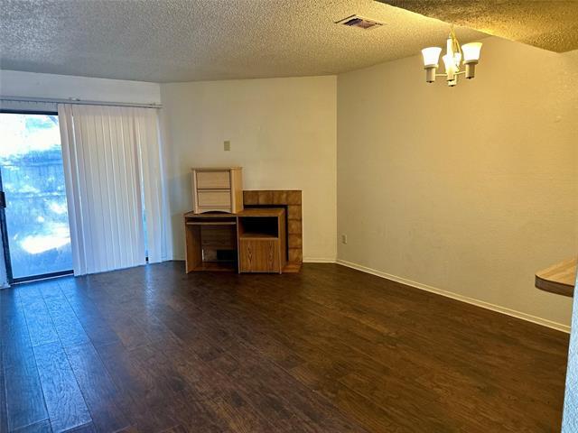 848 W Collins St in Denton, TX - Building Photo - Building Photo