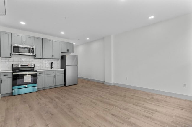 111 Bank St in Waterbury, CT - Building Photo - Building Photo