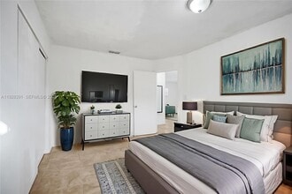 2907 NW 103rd St in Miami, FL - Building Photo - Building Photo