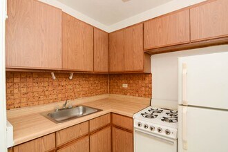 742 W Belmont Ave in Chicago, IL - Building Photo - Building Photo