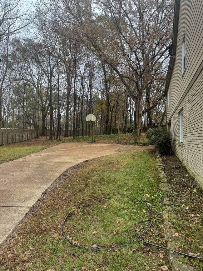 2852 Leesburg Dr in Germantown, TN - Building Photo - Building Photo