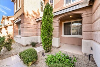9721 Sienna Valley Ave in Las Vegas, NV - Building Photo - Building Photo
