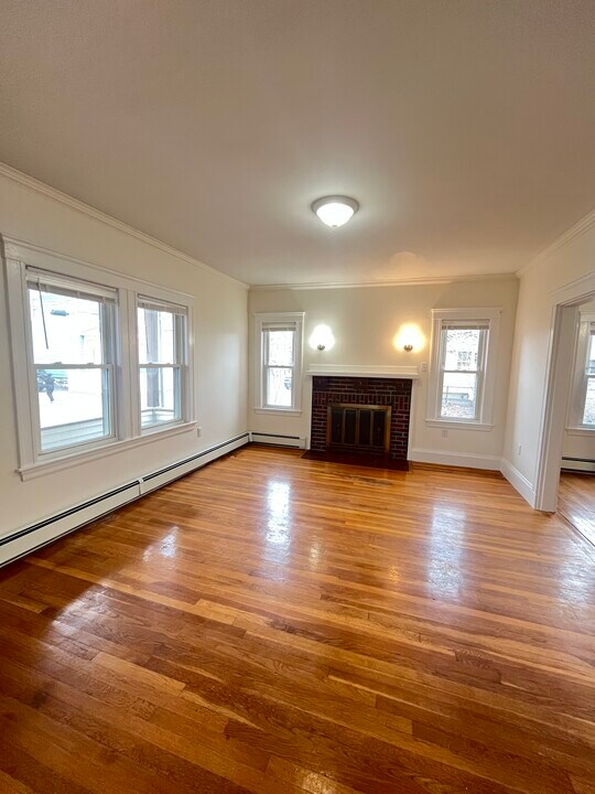 30 Central St, Unit 1 in Waltham, MA - Building Photo