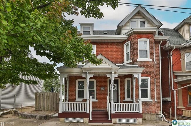 property at 611 Center St