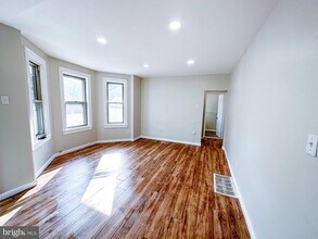 19 Lane Ave in Gloucester City, NJ - Building Photo - Building Photo